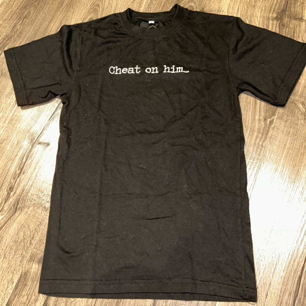 Black Graphic Tee - Short Sleeve